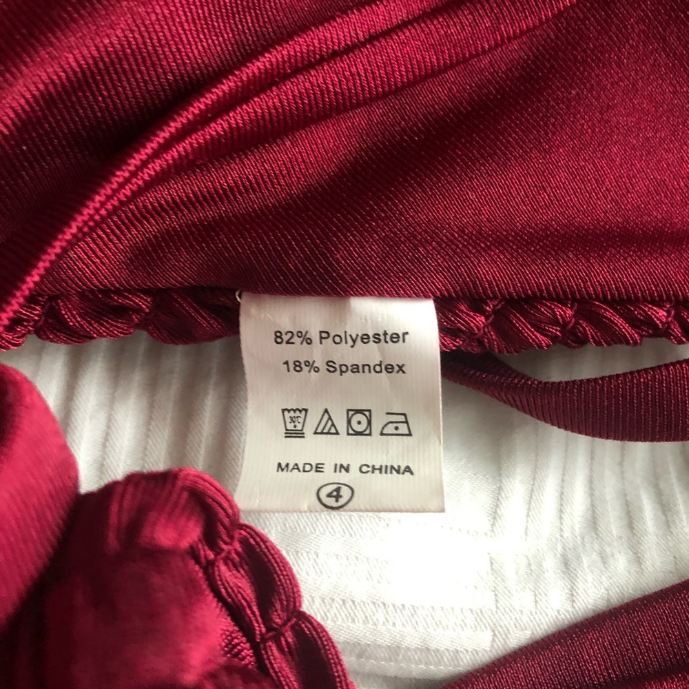 🍁Adorable Bikini Set in Stunning Burgundy🍁 - Picture 6 of 9